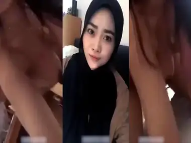 Hijab Polos Digoyang Kuat Sampai Nangis Puas